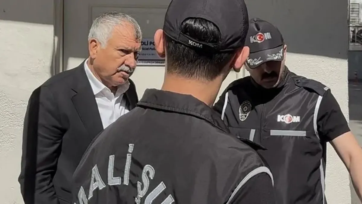 İşadamından CHP’li Karalar’a ilişkin dikkat çeken açıklama: Hak edişlerimi alabilmek için 4,5 milyon ödedim