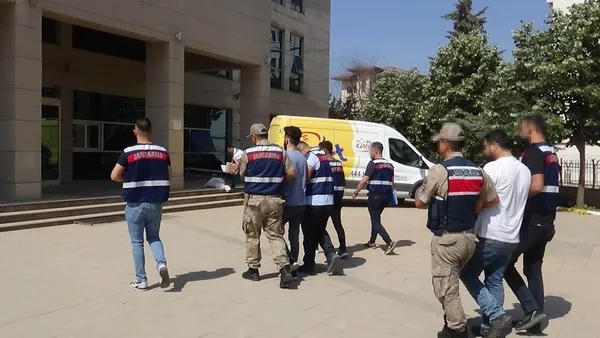 kiliste-teroristlere-operasyon-2-pkkli-alcak-tutuklandi-1654527666620.jpg Kilis’te teröristlere operasyon! 2 PKK’lı alçak tutuklandı - 2