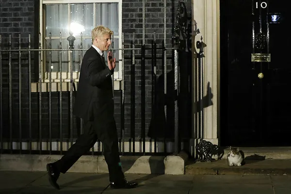 İngiltere'de Boris Johnson'ın kardeşi Jo Johnson istifa etti - 1