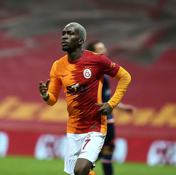 fenerbahceden-galatasaraya-onyekuru-calimi-1621996857653.jpg Fenerbahçe'den Galatasaray'a Onyekuru çalımı! - 3