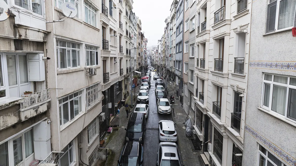 6 milyon araç 1 milyon alan: İstanbul trafiği duvara tosladı