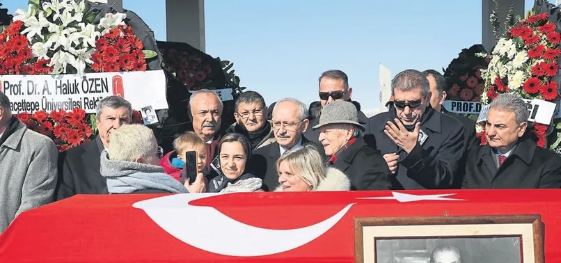 Cenazede Kılıçdaroğlu ile selfie çektiler!