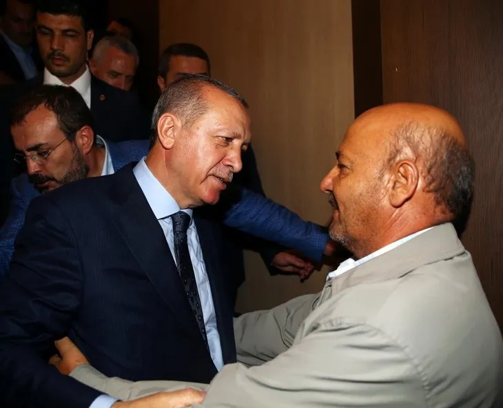 Cumhurbaşkanı Erdoğan, şehit babası ile kucaklaştı