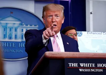 ABD Başkanı Trump: “Virüse tüm yönlerden saldırıyoruz”