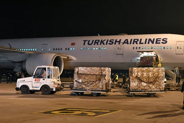 saglik-bakani-fahrettin-koca-acikladi-ikinci-parti-koronavirus-asisi-pazartesi-gunu-turkiyede-olacak-1611486894564.jpg Sağlık Bakanı Fahrettin Koca açıkladı! İkinci parti koronavirüs aşısı pazartesi günü Türkiye'de olacak - 3