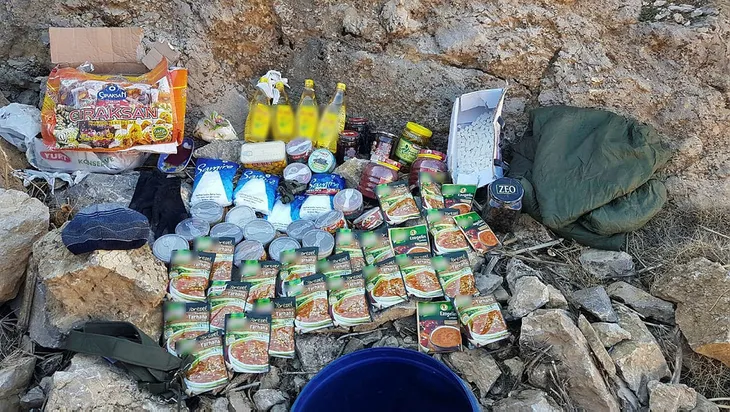 Van'da PKK'ya ait 2'si EYP ile tuzaklanmış 3 büyük tüp ele geçirildi - 1