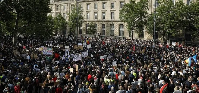 Fransa’da ırkçılık karşıtı protesto