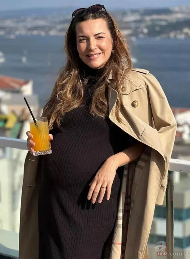 Burcu Kara ikinci kez anne oldu! Müjdeyi oğlunun fotoğrafıyla duyurdu 2
