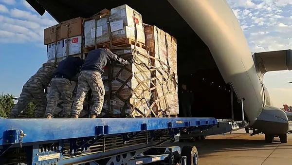 İsrail yardım TIR'larının giriş yaptığı Refah kentini vurdu! Zalimler Kudüs Hastanesi'nin çevresine bomba yağdırdı - 3