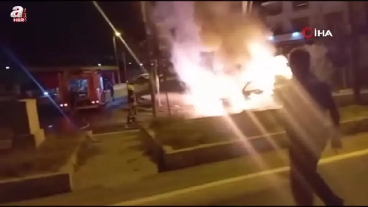 Aydın'da alev topuna dönen otomobil kullanılamaz hale geldi