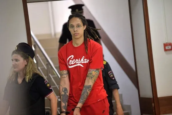 son-dakika-rusyada-tutuklanan-abdli-basketbolcu-brittney-griner-serbest-birakildi-1670505630552.jpg Son dakika: Rusya'da tutuklanan ABD'li basketbolcu Brittney Griner serbest bırakıldı - 2