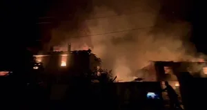 Bursa’da 3 ev alevlere teslim oldu!