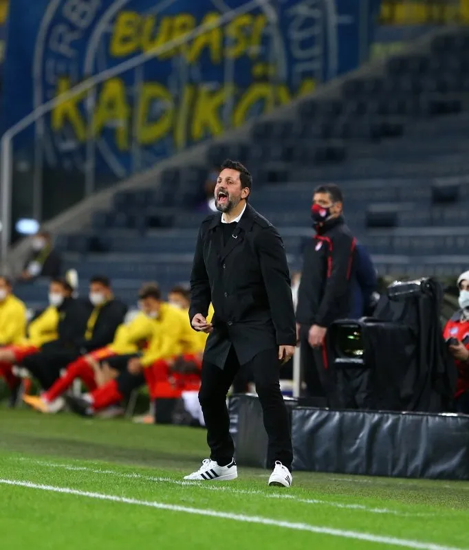 Son dakika Fenerbahçe haberleri | Fenerbahçe’de gündem Erol Bulut! Yönetim kararını verdi