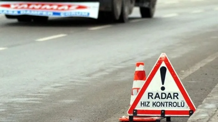 Sürücülerin korkusu 'radar aracı' hakkında doğru bilinen yanlışlar: CD asmak, plaka saç spreyi, fren yapmak... - 3