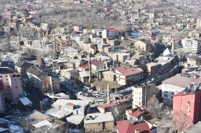 Bitlis'te 2019'da 9 metrelik kar varken şehir 2021’e karsız ve kurak girdi - 11