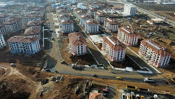 deprem-konutlari-sahiplerini-buluyor-devlet-verdigi-sozu-tuttu-kuralar-subat-ayinda-cekiliyor-1706085496470.jpg Deprem konutları sahiplerini buluyor! Devlet verdiği sözü tuttu! Kuralar şubat ayında çekiliyor... - 3