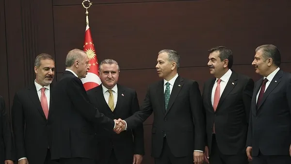 baskan-erdogandan-kulliyede-muhtarlarla-bulusma-programinda-onemli-aciklamalar-1703765228505.jpg Başkan Erdoğan'dan asgari ücret mesajı: Enflasyona ezdirmeme sözümüze sadık kaldık - 5
