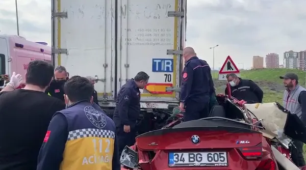 Son dakika: Kuzey Marmara Otoyolu’nda feci kaza: Otomobil TIR'a arkadan çarptı! Yolcu koltuğundaki kadın hayatını kaybetti - 3