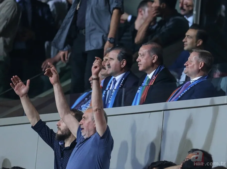 Cumhurbaşkanı Recep Tayyip Erdoğan tribünde maçı takip etti 8