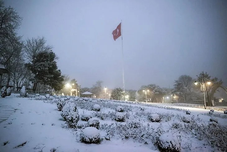 Meteoroloji peş peşe uyardı! İstabul’a kar ne zaman yağacak? Kapıya dayandı... 26 Ocak İstanbul hava durumu