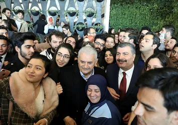 AK Parti'nin İstanbul adayı Yıldırım: Metro istasyonlarında kütüphane kuracağız