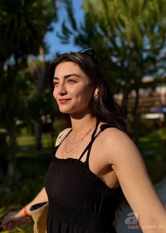 Kuruluş Osman'ın Bala Hatun'u Özge Törer tatil pozlarıyla göz kamaştırdı 3