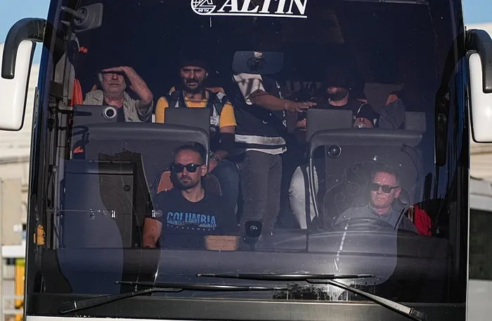 İzmir’de yolsuzluk operasyonu! Soyer ve 99 şüpheli tutuklanma talebiyle mahkemeye sevk edildi