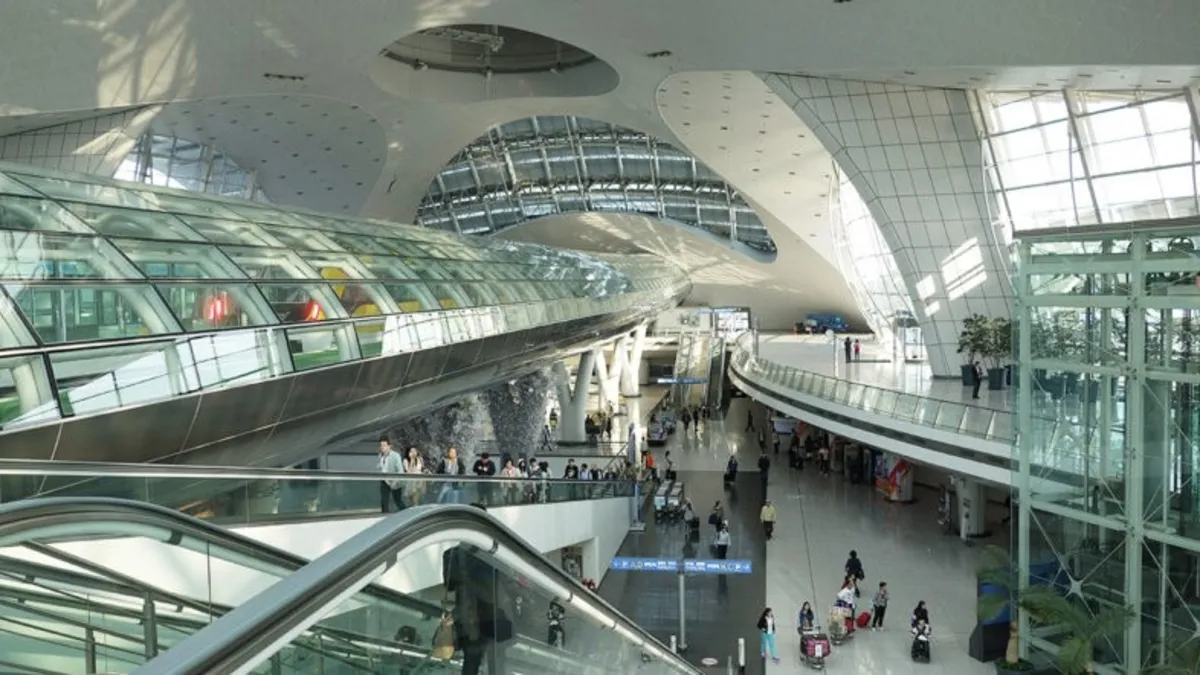 Güney Kore'deki havaalanında panik: 4 adete tüfek mermisi bulundı