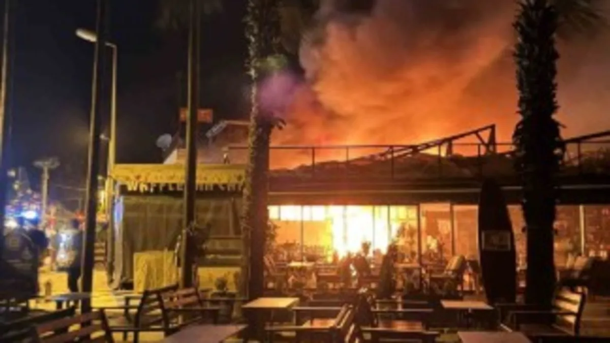 Akyaka'daki işletmede yangın paniği: Alevler kontrol altında