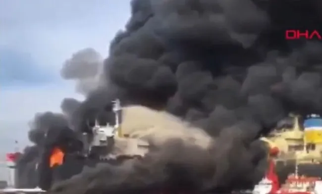 Endonezya’da da petrol tankerinde yangın: Çok sayıda yaralı var - 1