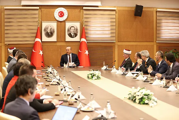 Bakan Mevlüt Çavuşoğlu’ndan Yunanistan’a mesaj: Batı Trakya Türklerini yalnız bırakmayacağız