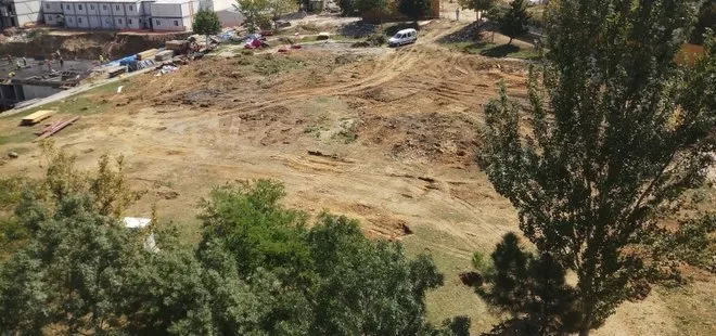 Son dakika: İBB Yeşilpınar Gençlik Parkı’nı yerle bir etti: Mahkeme kararına rağmen işçiler yıkıyor! Vatandaşlar isyan etti