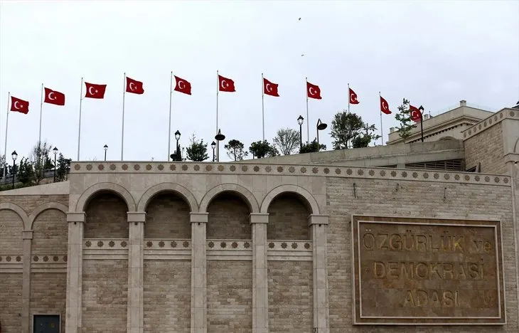 İsmi yassı, namı yaslı ada, Demokrasi ve Özgürlükler Adası olarak yeniden doğuyor! İşte ilk kareler