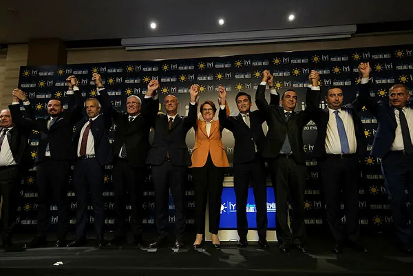 CHP ile İYİ Parti İzmir’de kafa kafaya geldi! İP’in Belediye Başkan adayı Ümit Özlale: Tunç Soyer’den daha iyiyim