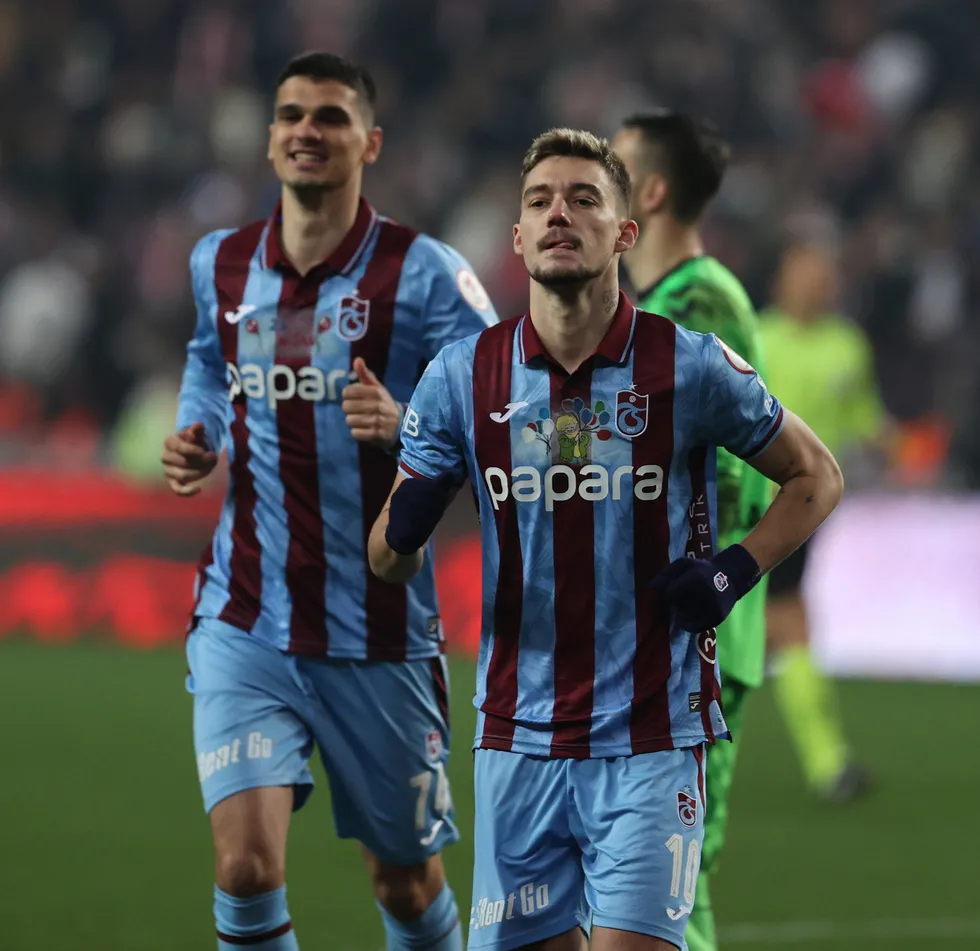 ziraat-turkiye-kupasinda-yari-final-programi-belli-oldu-1777066010449.jpg Trabzonspor, Samsunspor’u penaltılarda geçerek adını yarı finale yazdırdı.