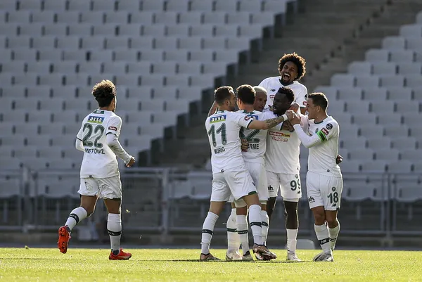 Fatih Karagümrük ve Konyaspor 3-3 berabere kaldı! 6 gol var kazanan yok