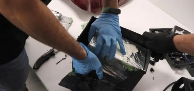 İstanbul Havalimanı'nda tekerlekli sandalyenin aküsüne gizlenmiş 8 kilogram uyuşturucu yakalandı