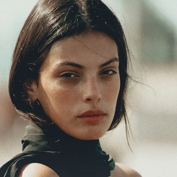 Filistin’e destek veren Bella Hadid’e Fransız markası Dior’dan ambargo: İsrailli model May Tager ile anlaştı