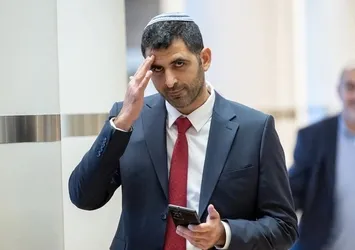 Filistinliler kendi topraklarından göçe zorlanıyor: İşgalci İsrail’den katliama devam mesajı!