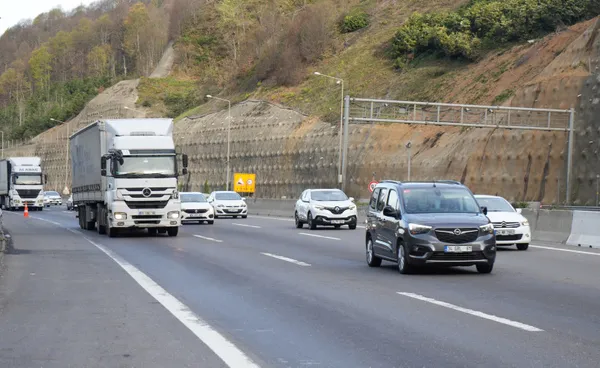 1714554288098.jpg Bolu Dağı Tüneli'nde güçlendirme çalışması! İstanbul istikameti temmuzda trafiğe kapatılacak - 4