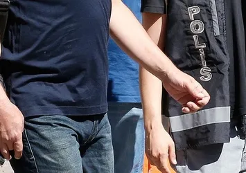İzmir'deki FETÖ/PDY soruşturmasında aranan binbaşı gözaltına alındı