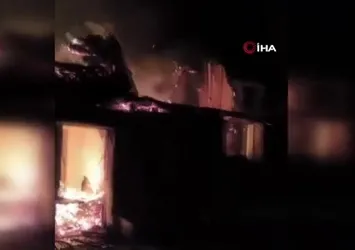 Sinop'ta çıkan yangında ev küle döndü