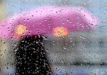 İstanbul'a kuvvetli sağanak ve lodos geliyor! 1 ile turuncu 8 ile sarı kodlu uyarı