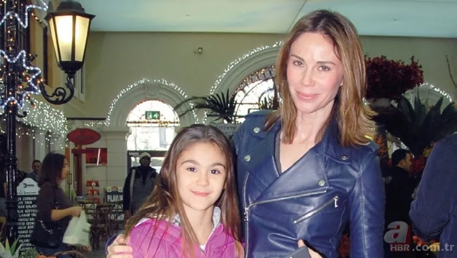 Arda Turan ve Aslıhan Doğan’ın oğulları Hamza Arda Ege sahillerinde ilgi odağı oldu 14