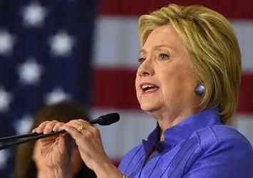 Hillary Clinton paralelin bağışlarını iade etmiş