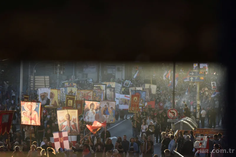 Sırbistan'da sapkın LGBT'lilere karşı isyan! Binlercesi sokağa döküldü 13