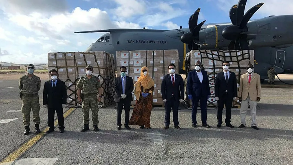 Türkiye'nin Somali'ye yardımlarını devlet erkanı karşıladı