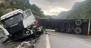 Mersin’de zincirleme kaza: 2 yaralı