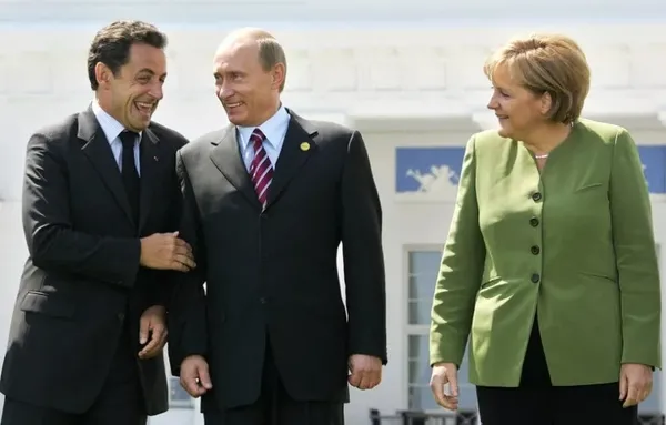 Son dakika: Merkel'den Zelenskiy'e NATO yanıtı: 2008'de verdiğim kararın arkasındayım - 1
