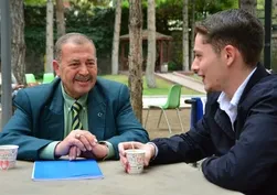 57 yaşında üniversiteli oldu! Oğluyla aynı kampüste derslere giriyor